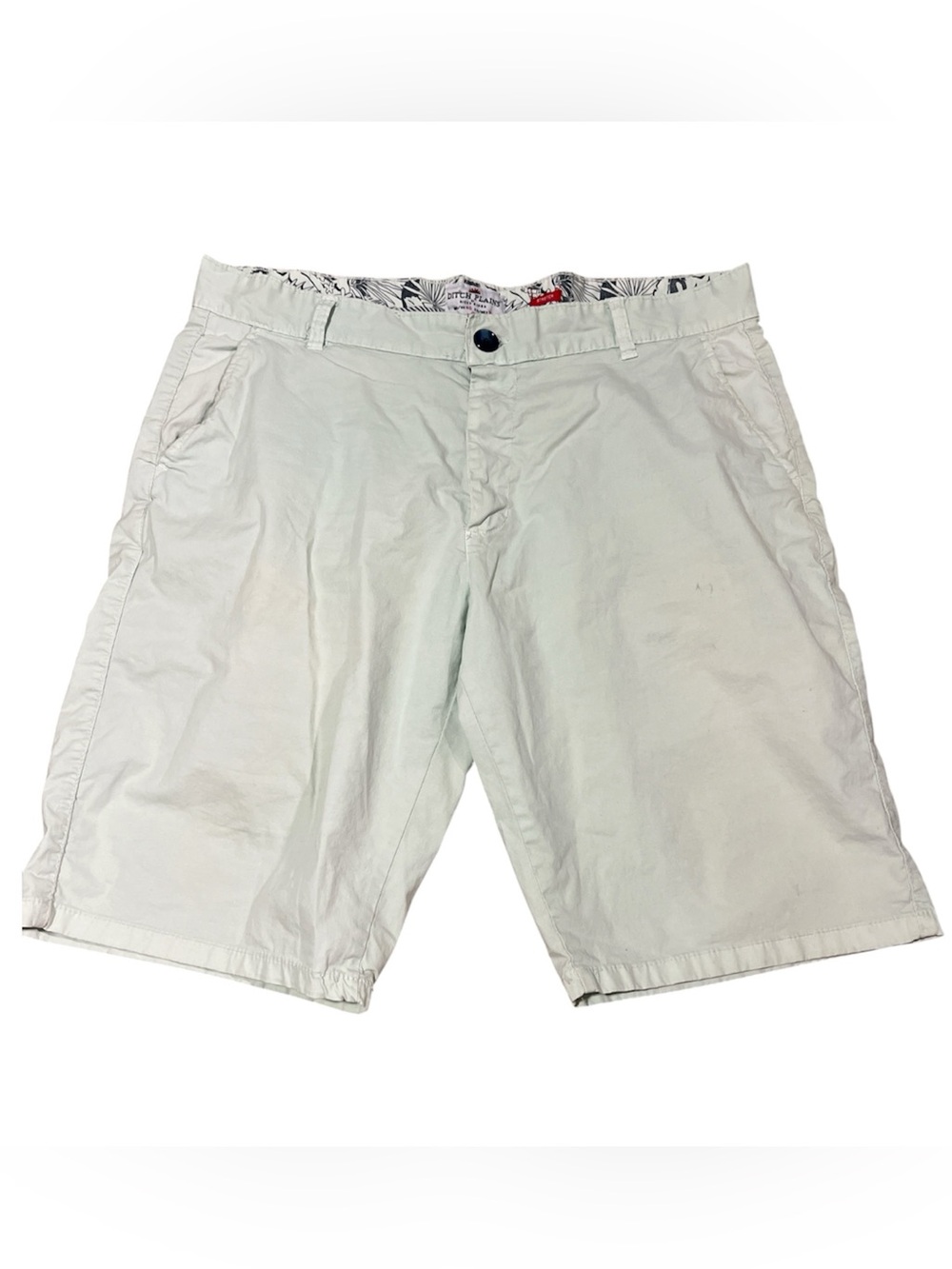 Men's Flat Front Casual Shorts in Light Gray